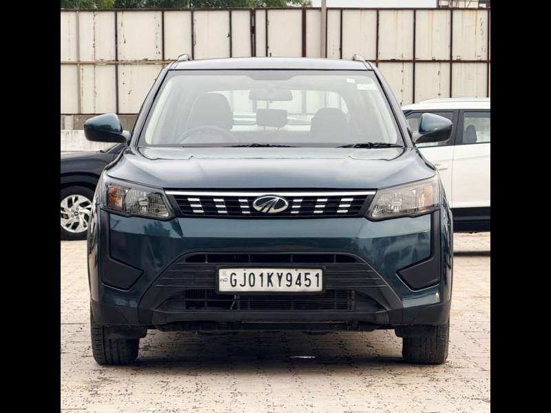 Mahindra XUV 300 W6 1.5 Diesel AMT