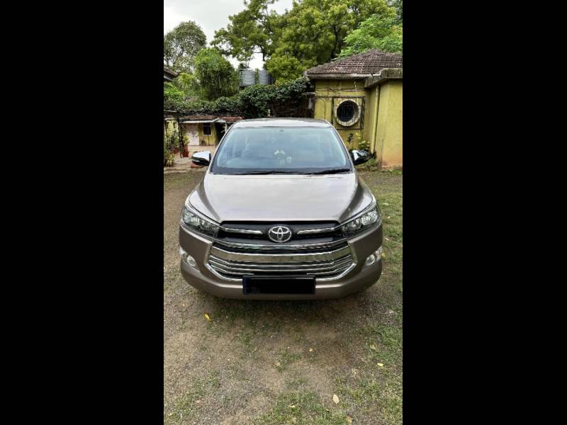 Toyota Innova Crysta 2.8 GX AT 8 STR