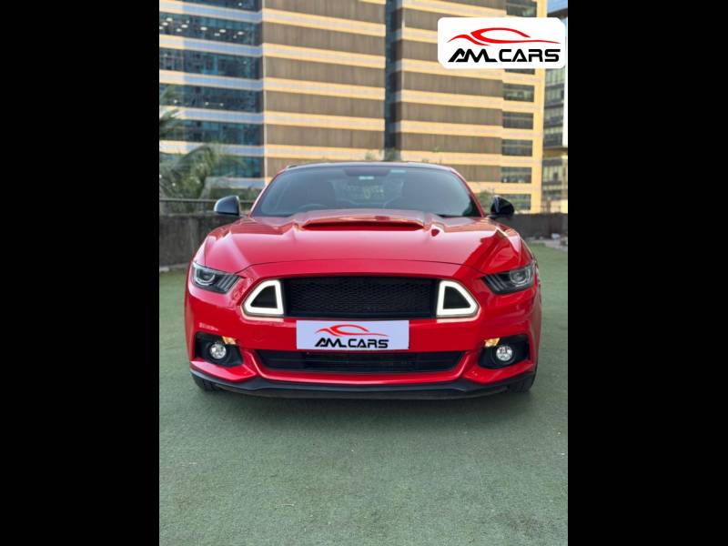 Ford Mustang GT Fastback 5.0L v8