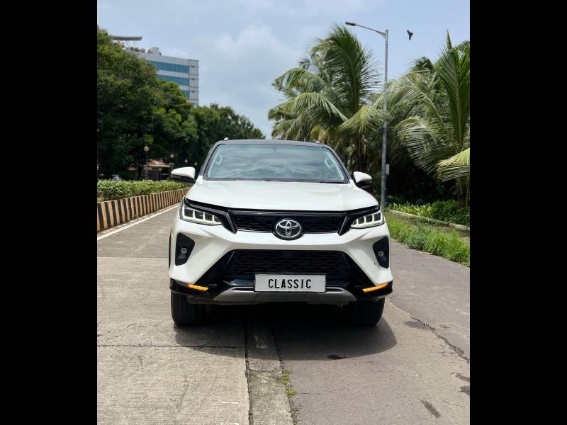 Toyota Fortuner Legender 4X2 AT 2.8 Legender