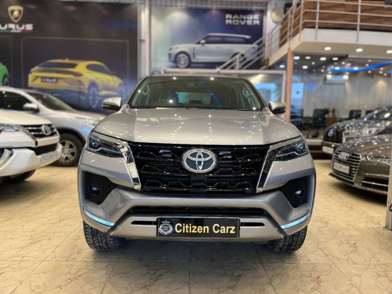 Toyota Fortuner 4X2 AT 2.8 Diesel