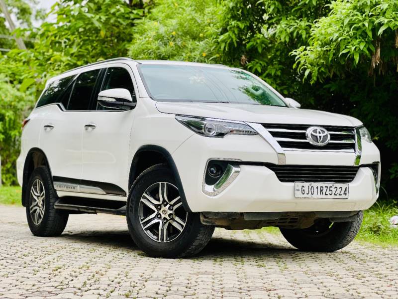 Toyota Fortuner 2.8 4x2 MT
