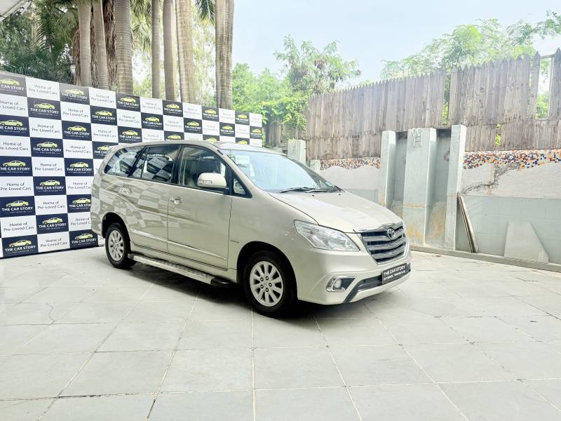 Toyota Innova 2.5 ZX 7 STR BS-IV