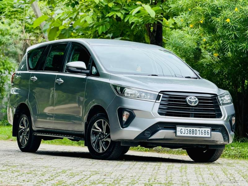 Toyota Innova Crysta 2.4 G 7 STR