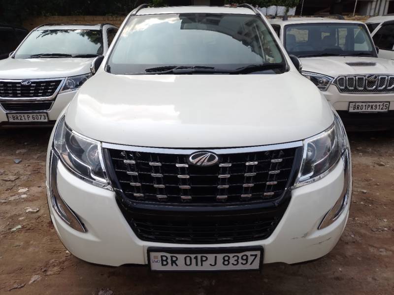 Mahindra XUV500 W11 (O) AT