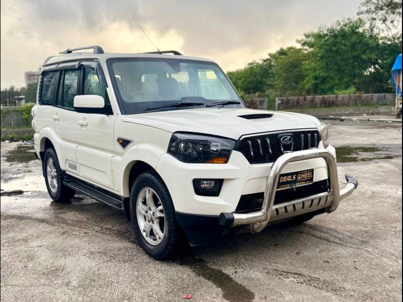 Mahindra Scorpio S10