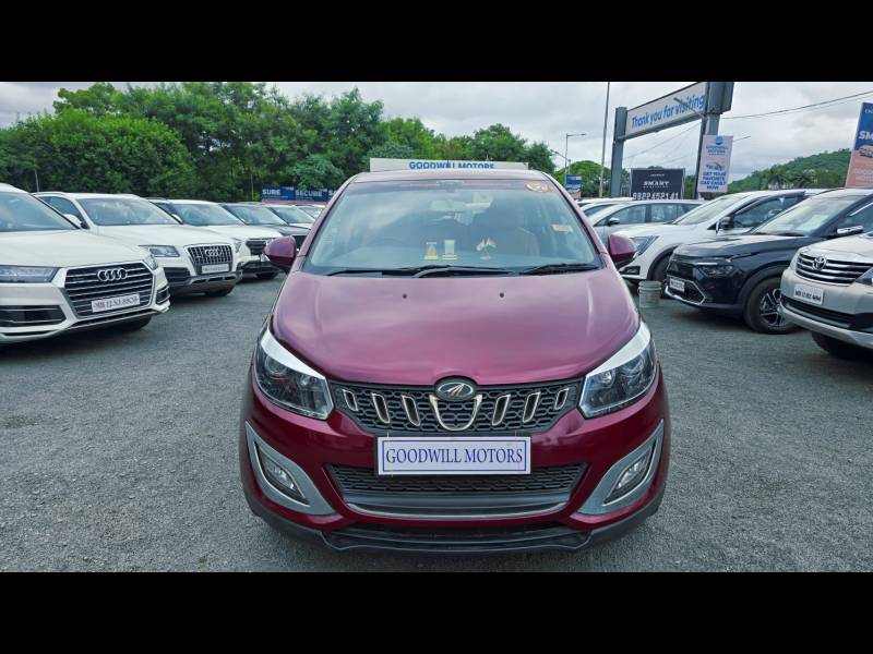 Mahindra Marazzo M6 8 STR