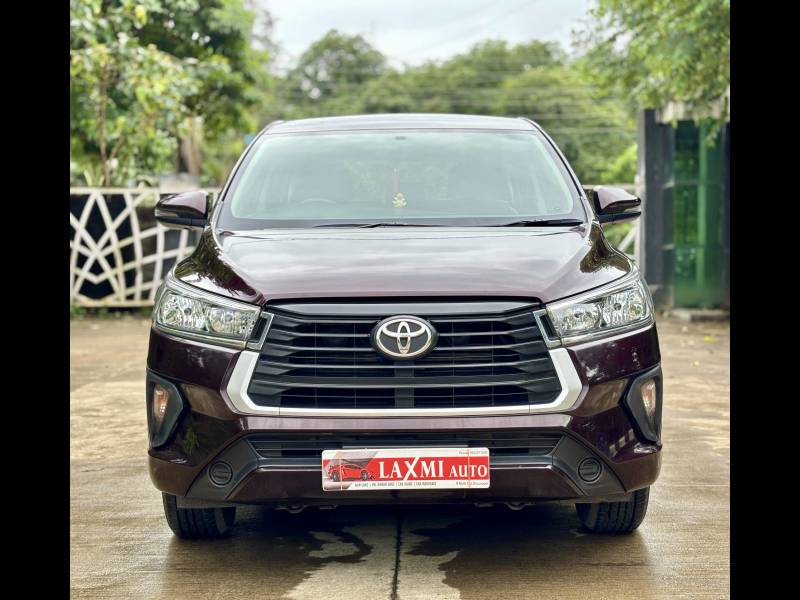 Toyota Innova Crysta 2.4 GX 8 STR