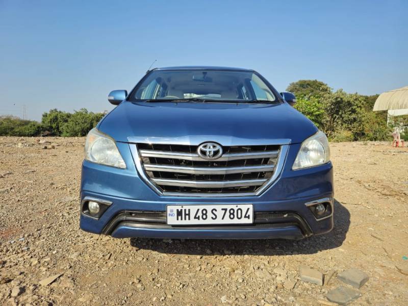 Toyota Innova 2.5 VX 8 STR BS IV