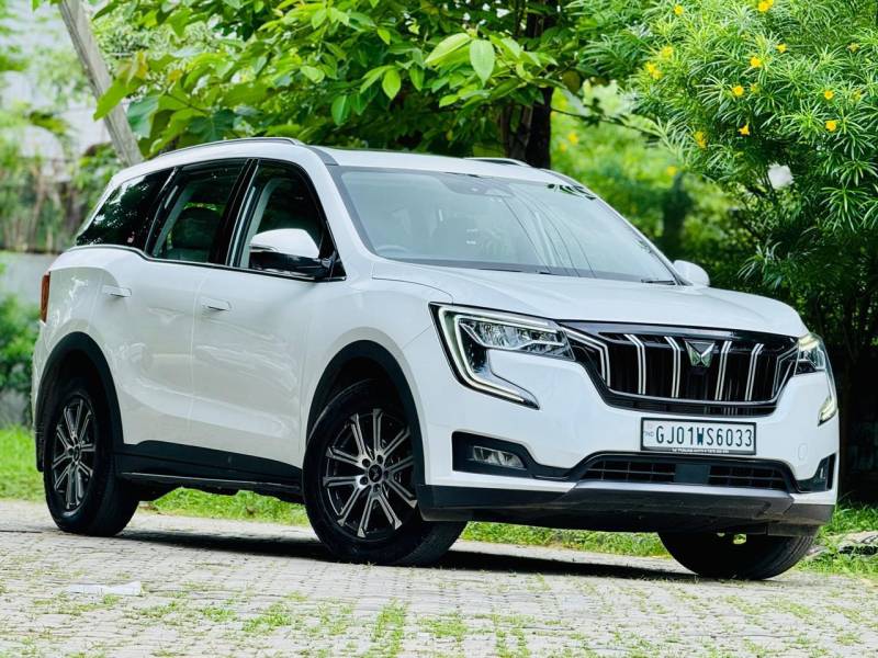 Mahindra XUV700 AX 7 Luxury Pack Diesel AT 7 STR