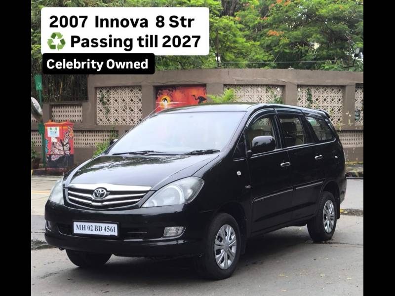 Toyota Innova 2.5 G4 8 STR