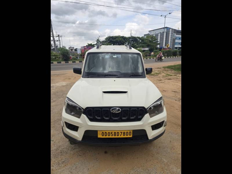 Mahindra Scorpio S MT 9STR