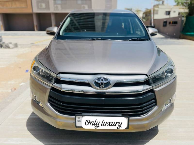 Toyota Innova Crysta 2.4 VX 7 STR