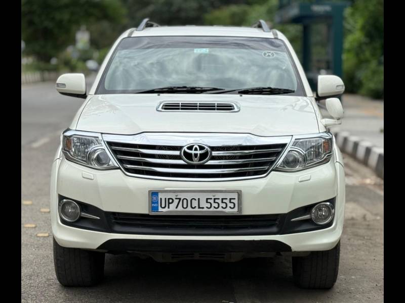 Toyota Fortuner 4x2 AT