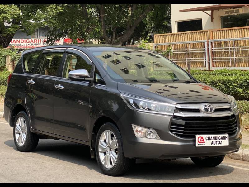 Toyota Innova Crysta 2.8 ZX AT 7 STR