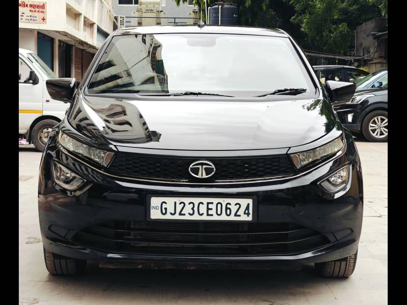 Tata Altroz XZ Plus Diesel Dark Edition