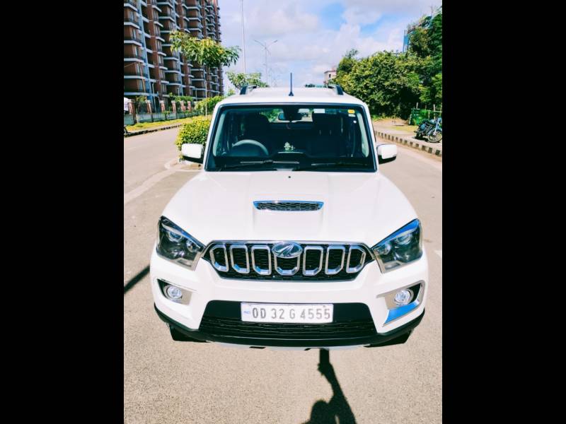 Mahindra Scorpio S11 MT 7S