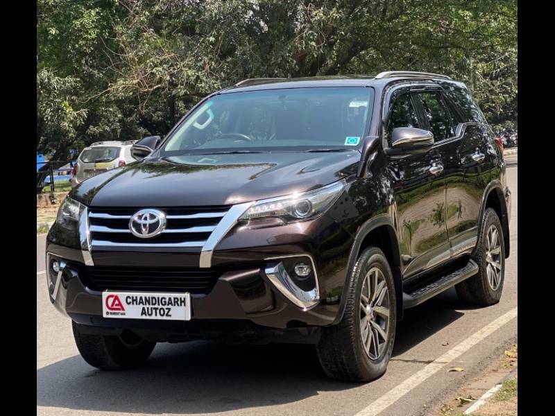 Toyota Fortuner 2.8 4x4 AT