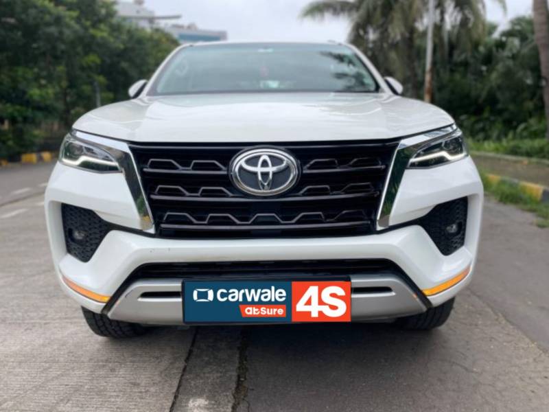 Toyota Fortuner 4x2 AT