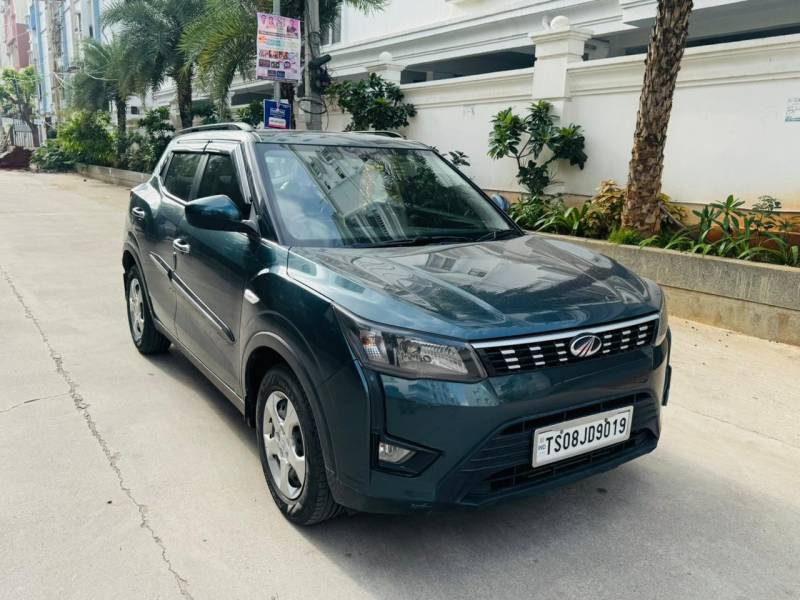 Mahindra XUV 300 1.5 W6