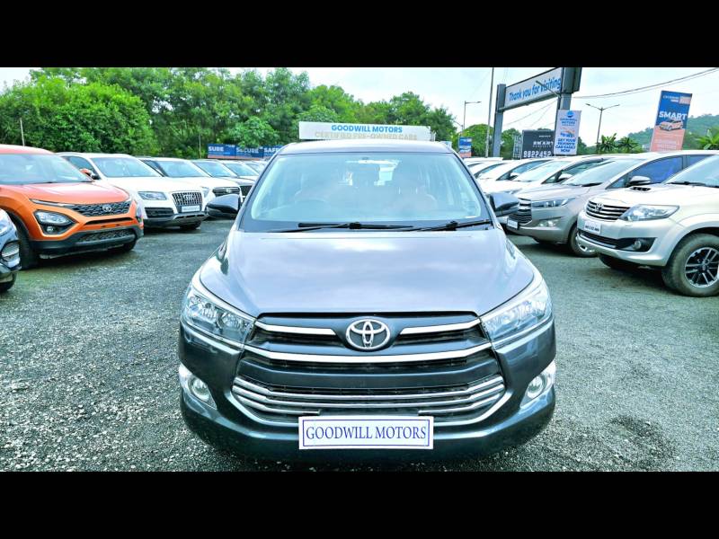 Toyota Innova Crysta 2.4 GX 8 STR