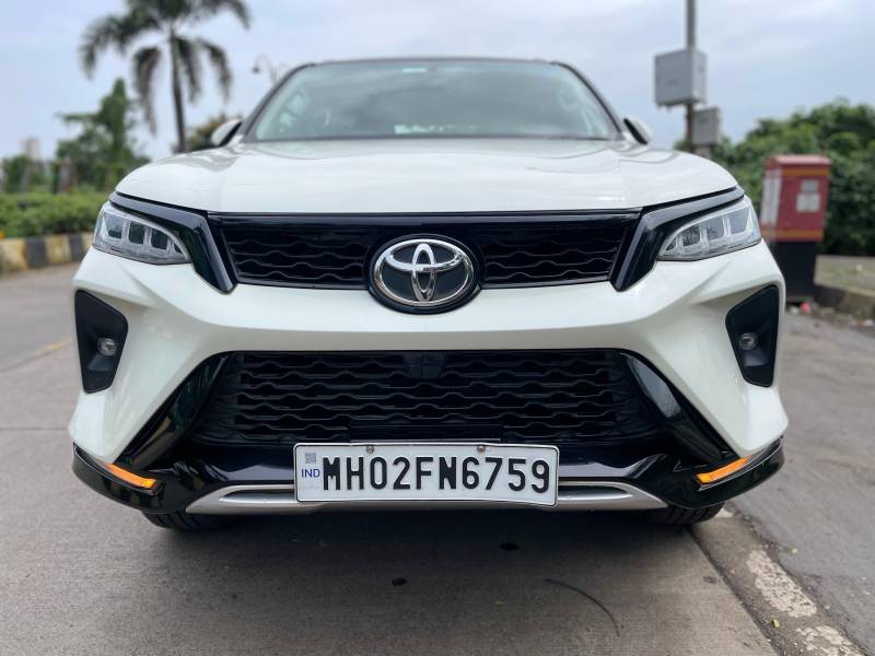 Toyota Fortuner Legender 4X2 AT 2.8 Legender