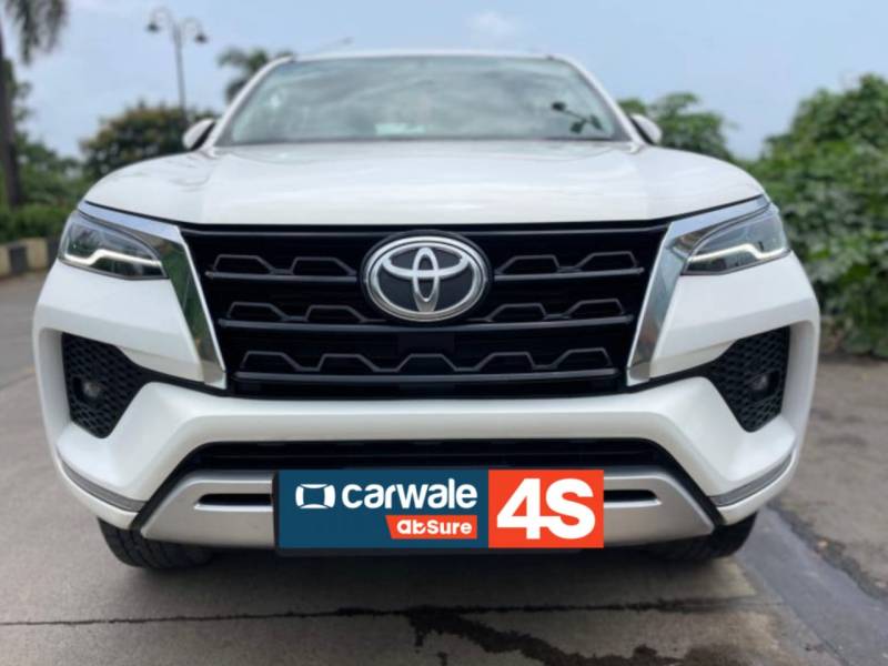 Toyota Fortuner 4x2 AT
