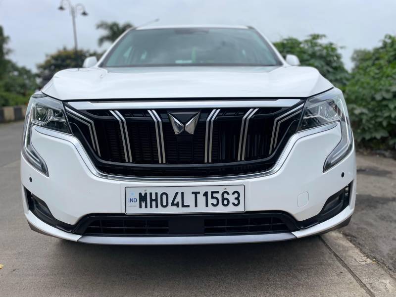 Mahindra XUV700 AX7 Petrol AT 7 STR