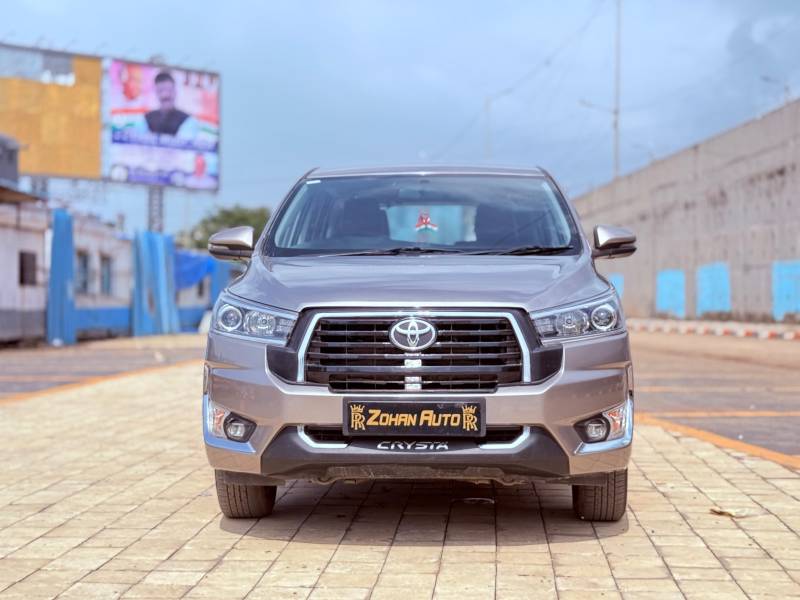 Toyota Innova Crysta 2.4 VX 7 STR