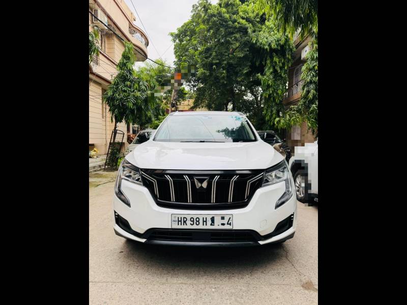 Mahindra XUV700 MX Petrol MT 5 STR