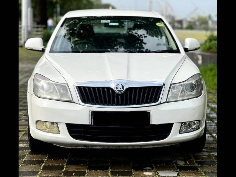 Skoda Laura Elegance 2.0 TDI CR AT