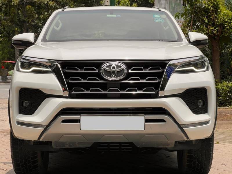 Toyota Fortuner 4X2 AT 2.8 Diesel