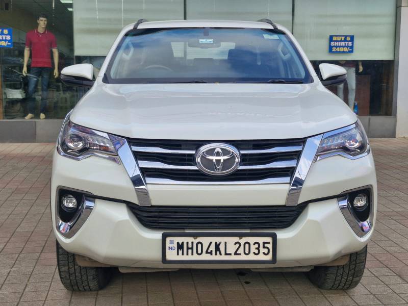Toyota Fortuner 2.8 4x2 MT