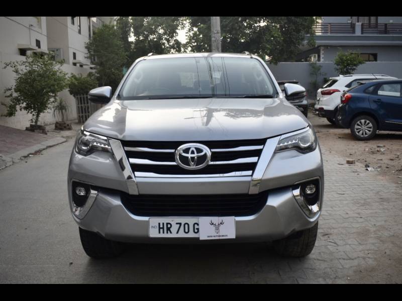 Toyota Fortuner 2.8 4x4 AT