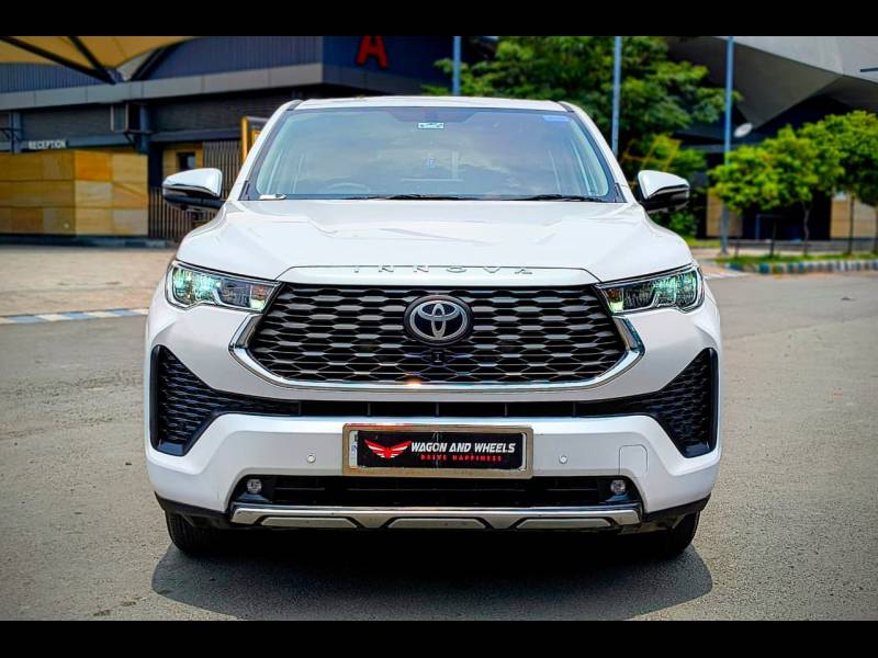 Toyota Innova Hycross VX Hybrid 8 STR