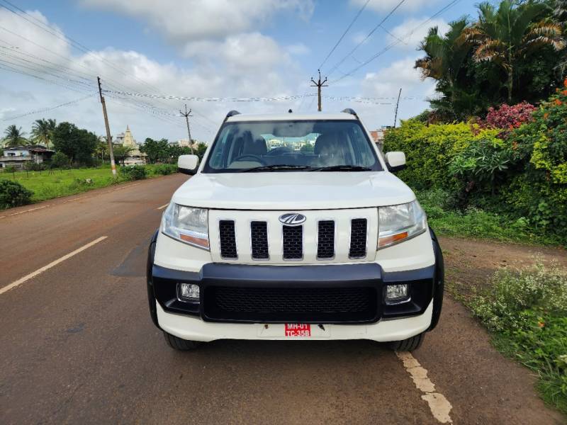 Mahindra TUV300 T8