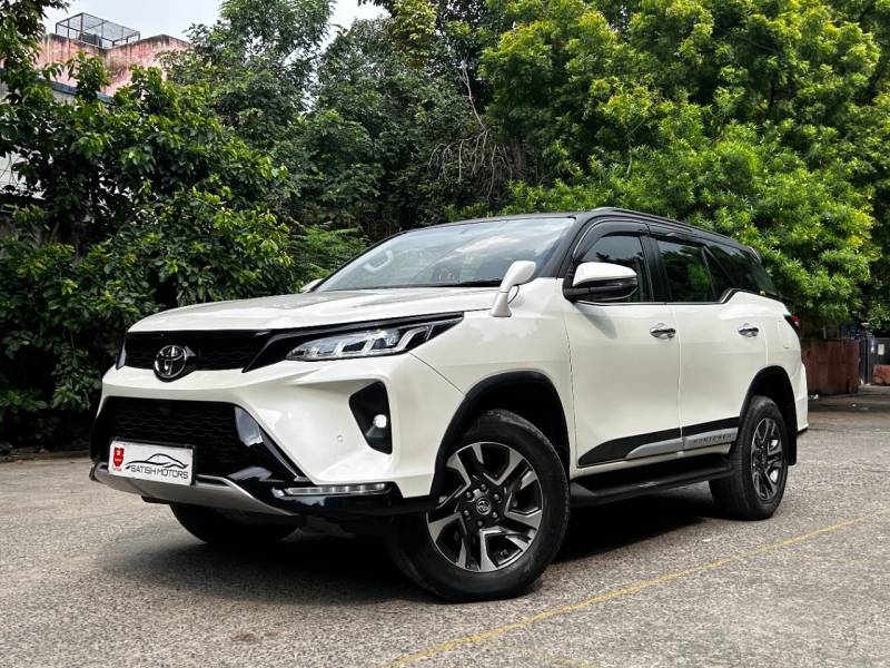 Toyota Fortuner Legender 4X2 AT 2.8 Legender