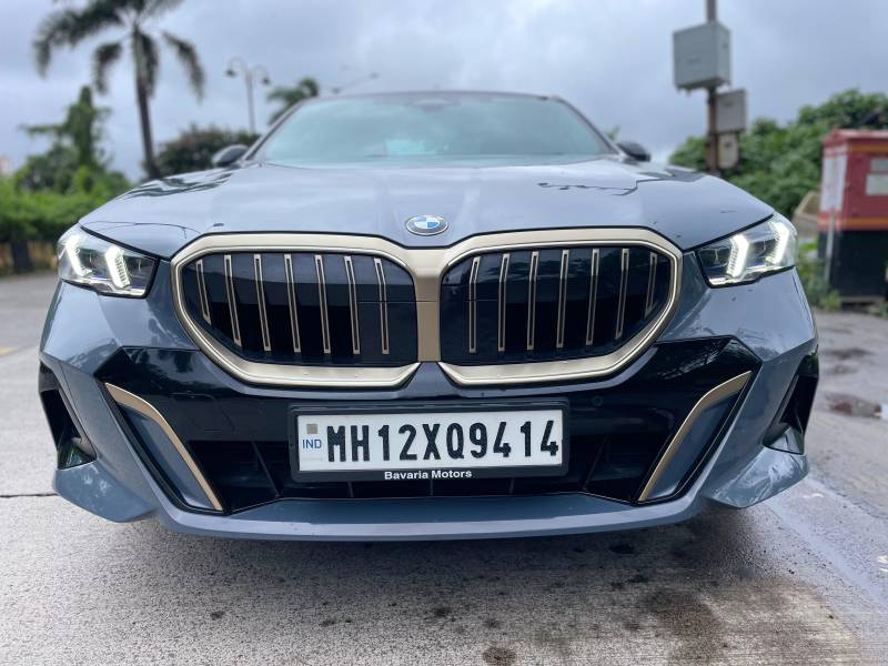 BMW 5 Series 530Li M Sport (Titanium Bronze)