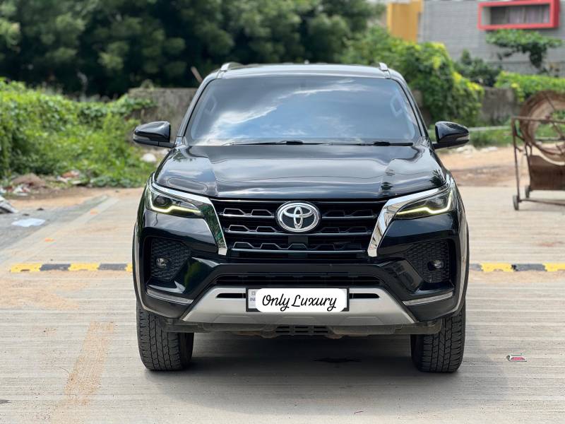 Toyota Fortuner 4X2 MT 2.8 Diesel