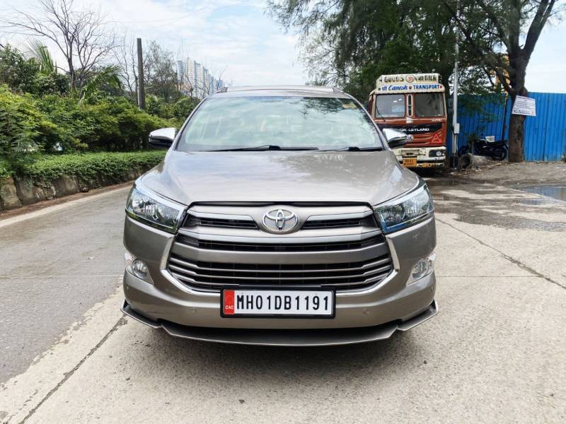 Toyota Innova Crysta 2.8 GX AT 8 STR