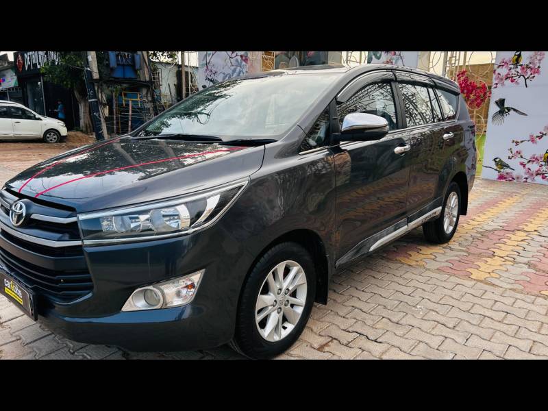 Toyota Innova Crysta 2.4 GX 7 STR