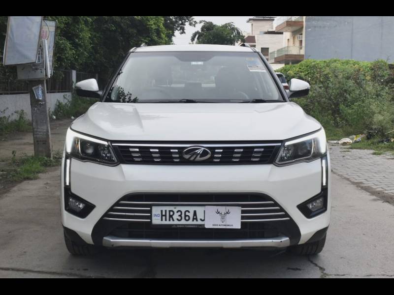 Mahindra XUV 300 W8 1.2 Petrol