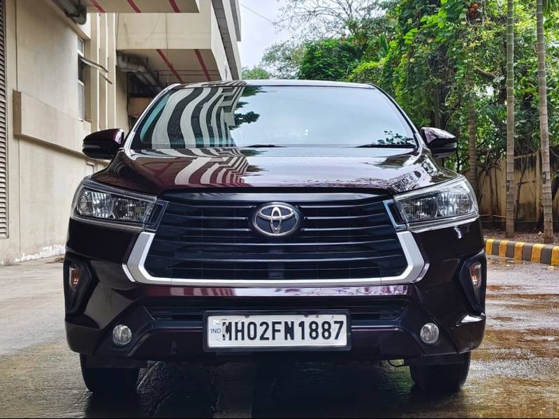 Toyota Innova Crysta 2.4 GX 8 STR