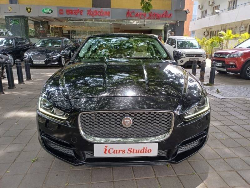 Jaguar XE Pure