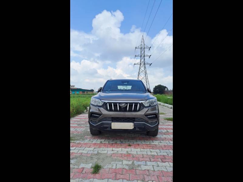 Mahindra Alturas G4 4WD AT