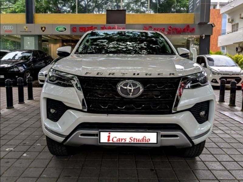 Toyota Fortuner 4X2 AT 2.8 Diesel