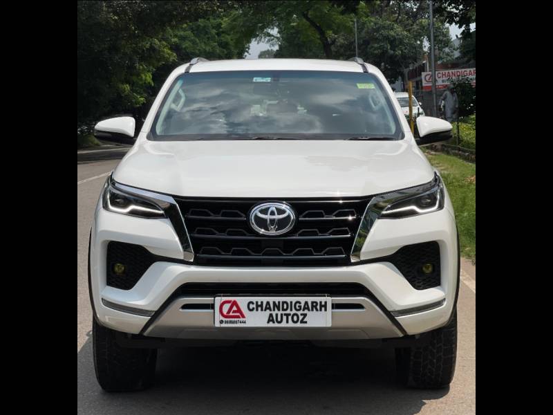 Toyota Fortuner 4X2 AT 2.8 Diesel