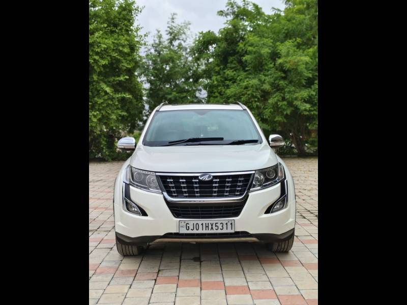 Mahindra XUV500 W11 (O) AT