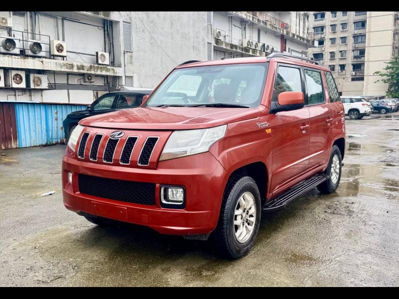 Mahindra TUV300 T8