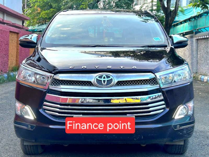 Toyota Innova Crysta 2.4 G Plus 8 STR